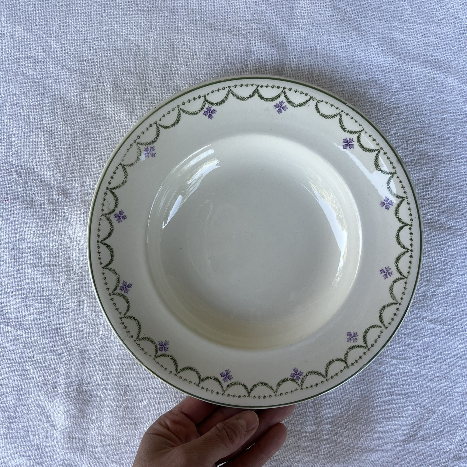 R262 Plato hondo Violetta (1) R262 Plato hondo Violetta (1)